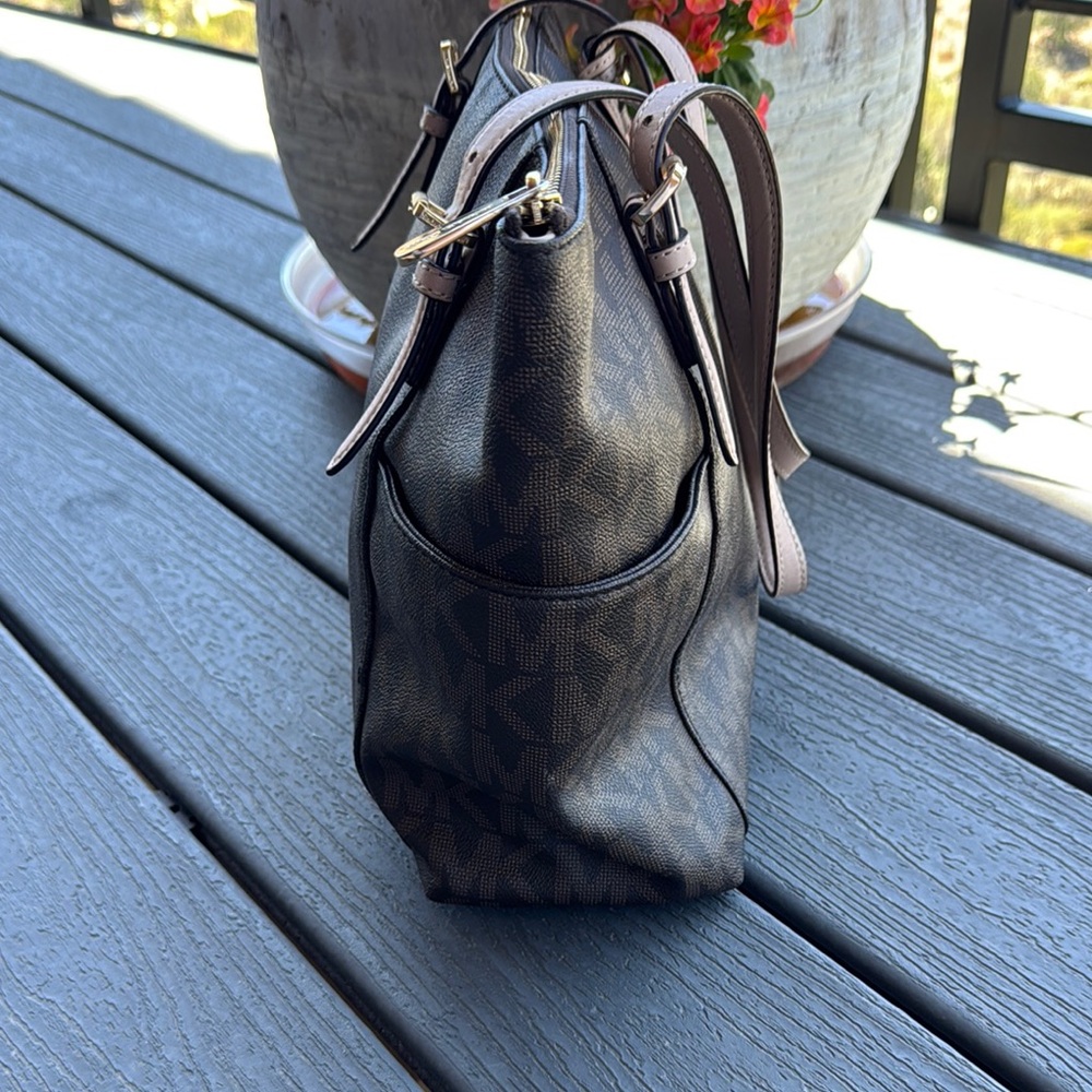 Michael Kors Black and Tan Signature Tote - Picture 5 of 9
